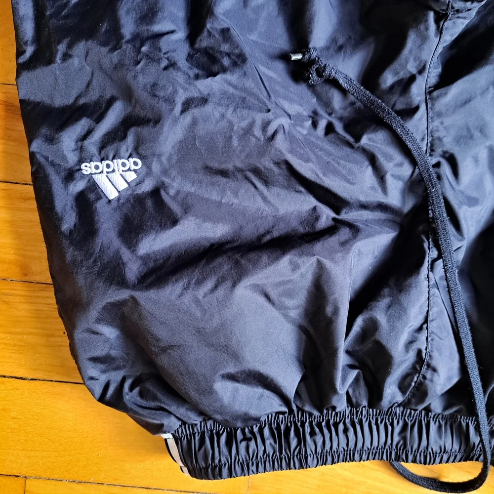 3/35$ Adidas Girls Track Pants | Size Medium (10โ12) | Black Nylon Windbreaker - Picture 4 of 7